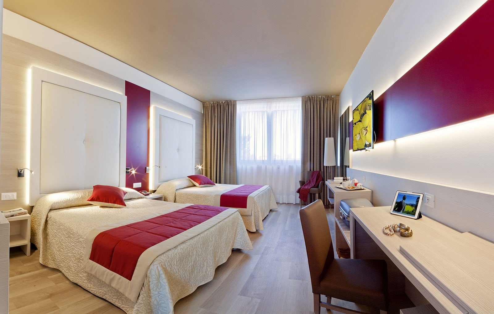 Deluxe room for families, in Vicenza 2 king size beds